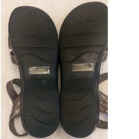 Clarks Bendable Brown Leather Sandals, 8.5 Medium, Crisscross Wedge - Picture 3 of 10